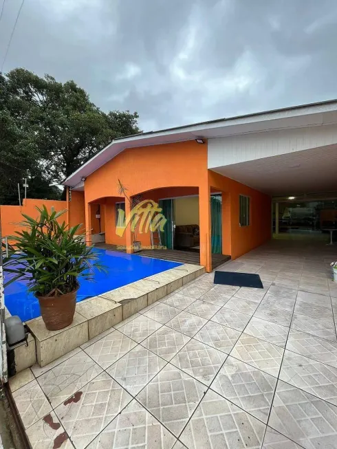 Foto 1 de Casa com 3 Quartos à venda, 120m² em Centro, Araucária