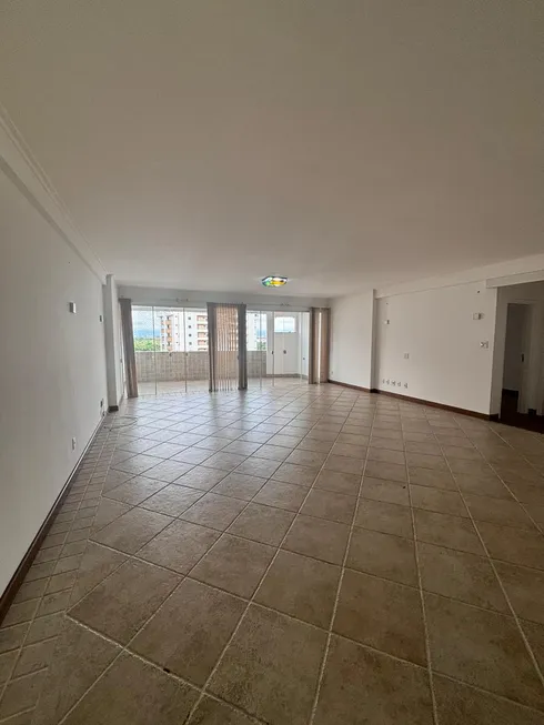 Foto 1 de Apartamento com 2 Quartos para alugar, 179m² em Jardim Renascença, São Luís