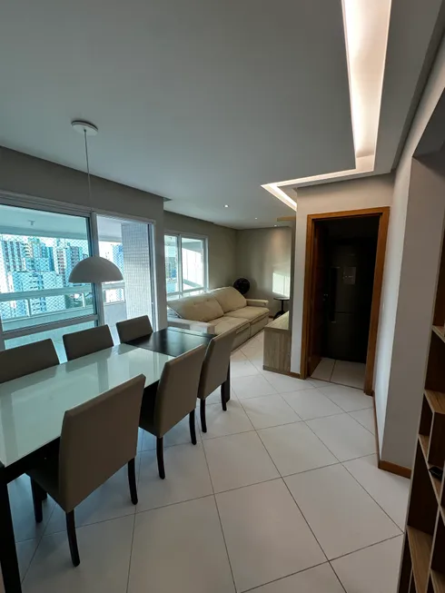 Foto 1 de Apartamento com 2 Quartos para alugar, 90m² em Ondina, Salvador