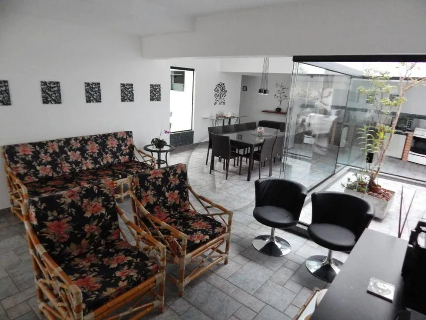 Foto 1 de Casa com 3 Quartos à venda, 340m² em Vila Floresta, Santo André