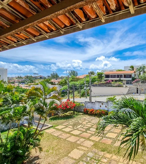 Foto 1 de Casa com 4 Quartos à venda, 300m² em Manoel Dias Branco, Fortaleza