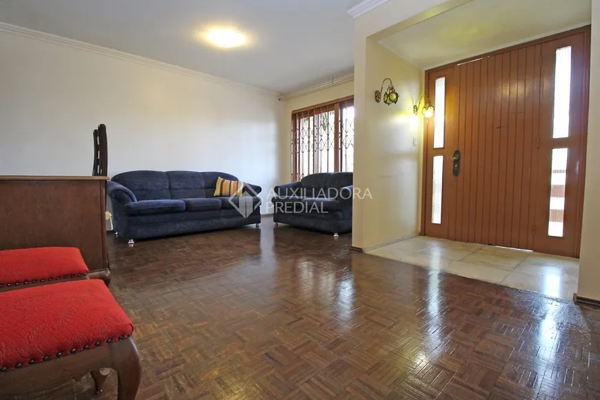 Foto 1 de Casa com 4 Quartos à venda, 274m² em Boa Vista, Porto Alegre