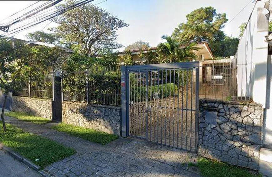 Foto 1 de Casa com 4 Quartos à venda, 220m² em Alto de Pinheiros, São Paulo