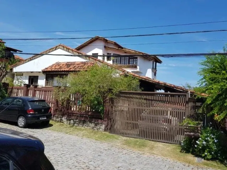 Foto 1 de Casa com 7 Quartos à venda, 410m² em Camboinhas, Niterói