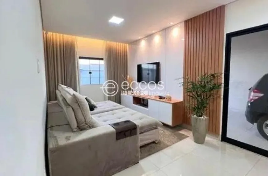 Foto 1 de Casa com 3 Quartos à venda, 170m² em Jardim Europa, Uberlândia