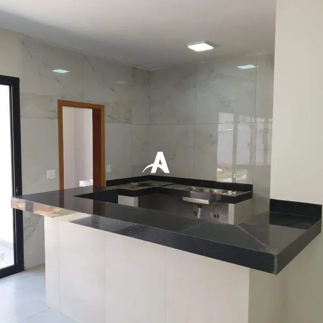 Foto 1 de Casa com 3 Quartos à venda, 180m² em Cidade Jardim, Uberlândia