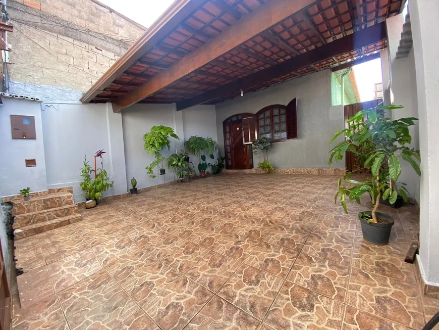 Foto 1 de Casa com 3 Quartos à venda, 140m² em Serrano, Belo Horizonte