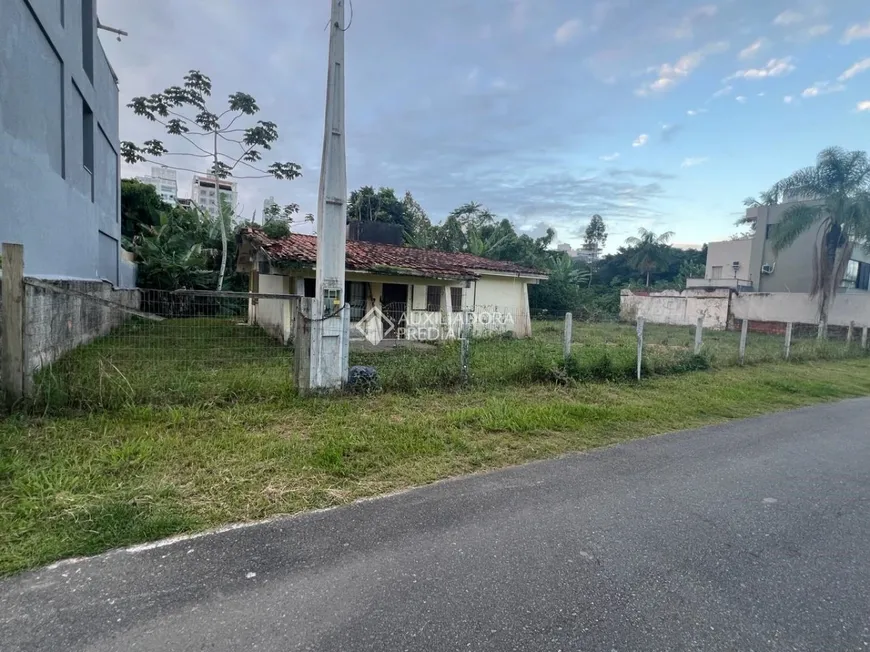 Foto 1 de Lote/Terreno à venda, 660m² em Praia dos Amores, Balneário Camboriú