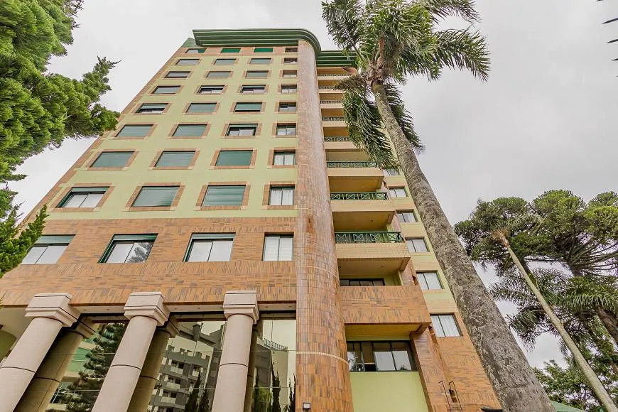 Foto 1 de Apartamento com 3 Quartos à venda, 150m² em Centro, Curitiba
