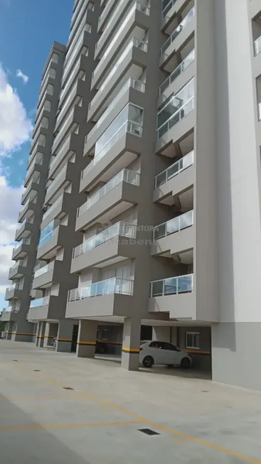 Foto 1 de Apartamento com 3 Quartos para alugar, 96m² em Vila Redentora, São José do Rio Preto