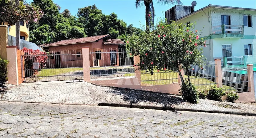 Foto 1 de Casa com 2 Quartos à venda, 78m² em Costa E Silva, Joinville