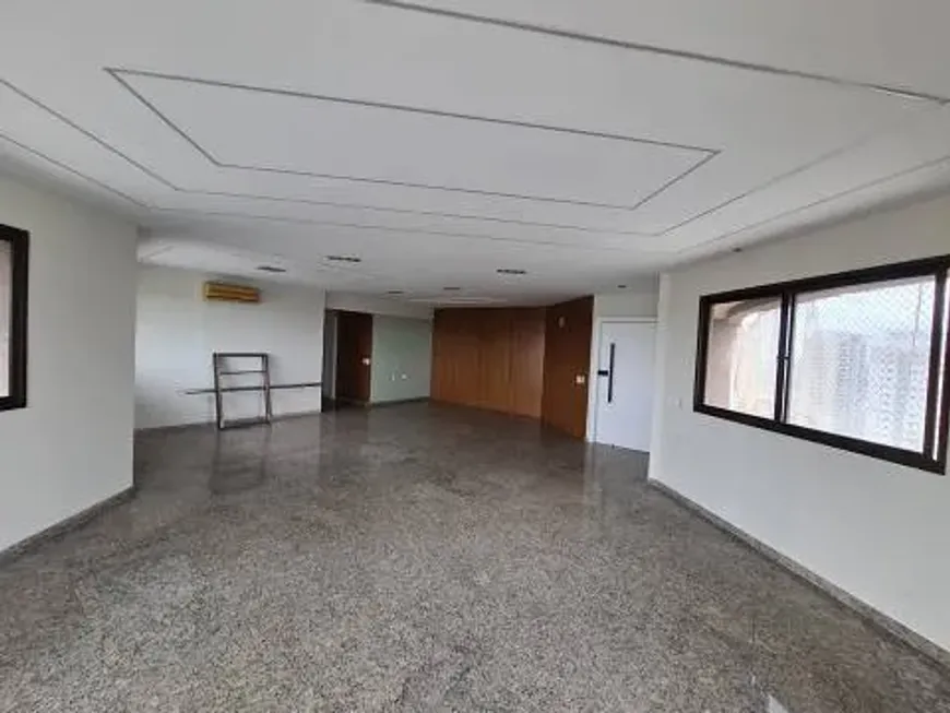 Foto 1 de Apartamento com 4 Quartos para alugar, 240m² em Aleixo, Manaus