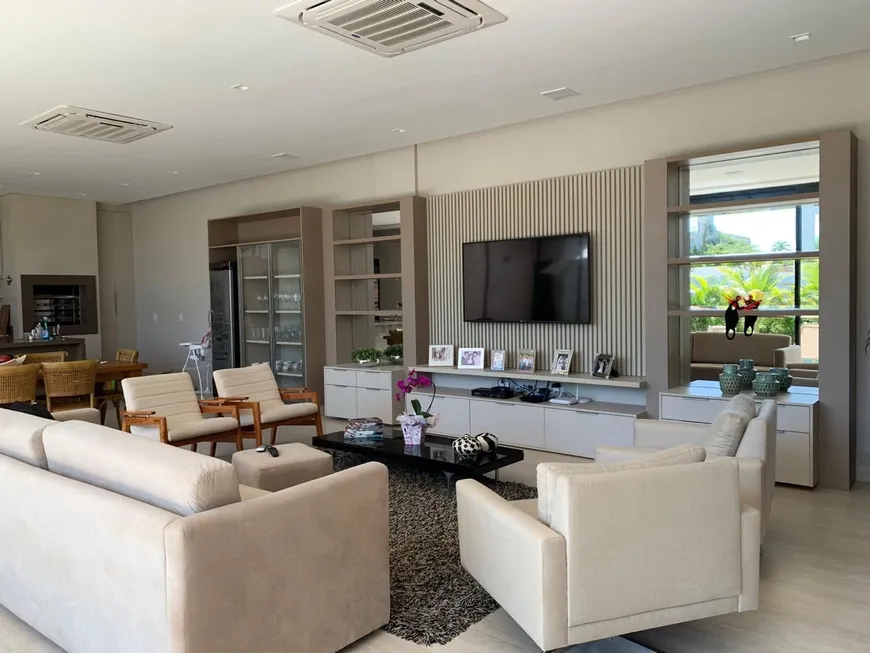 Foto 1 de Casa de Condomínio com 4 Quartos à venda, 570m² em Ribeirão do Lipa, Cuiabá