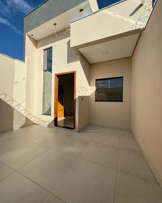 Foto 1 de Casa com 2 Quartos à venda, 60m² em Interlagos, Montes Claros