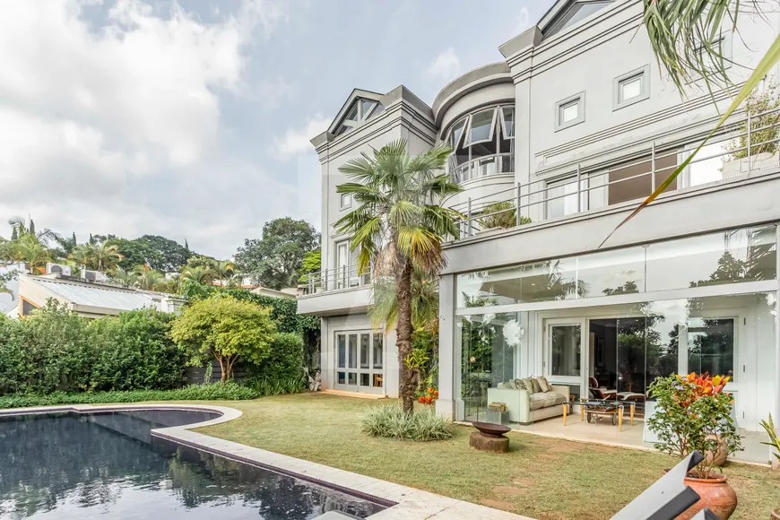 Foto 1 de Casa com 3 Quartos à venda, 1015m² em Jardim Guedala, São Paulo