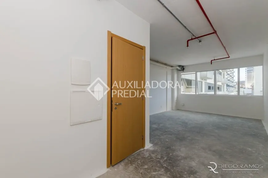 Foto 1 de Sala Comercial para alugar, 36m² em Santana, Porto Alegre