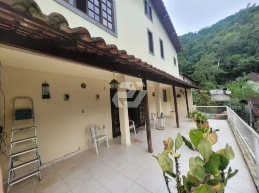 Foto 1 de Casa com 3 Quartos à venda, 318m² em Taquara, Rio de Janeiro