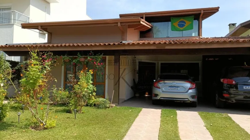 Foto 1 de Casa de Condomínio com 3 Quartos à venda, 300m² em Altos da Serra I, São José dos Campos