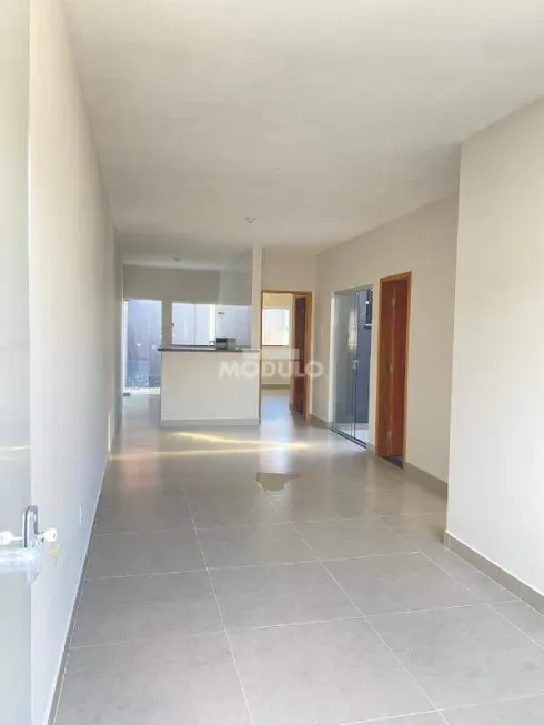 Foto 1 de Casa com 2 Quartos à venda, 65m² em Jardim das Palmeiras, Uberlândia