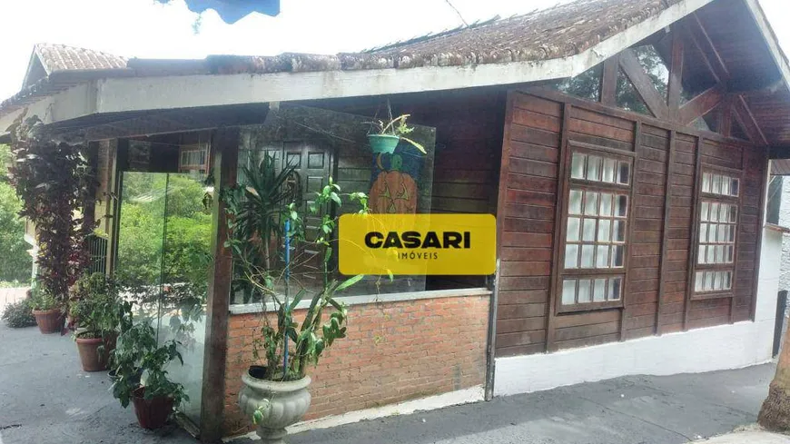 Foto 1 de Casa com 4 Quartos para alugar, 200m² em Dos Finco, São Bernardo do Campo