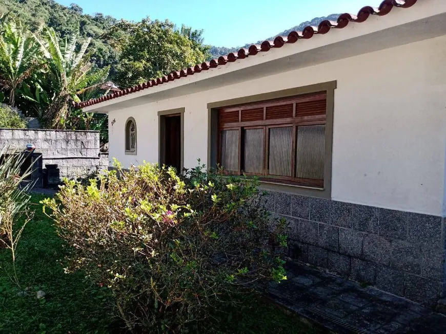 Foto 1 de Casa com 3 Quartos à venda, 229m² em Parque do Ingá, Teresópolis