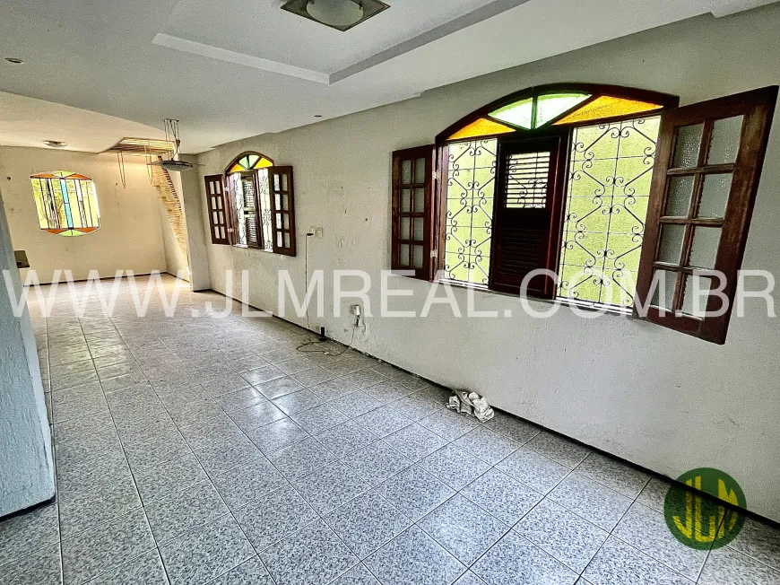 Foto 1 de Casa com 4 Quartos à venda, 250m² em Montese, Fortaleza