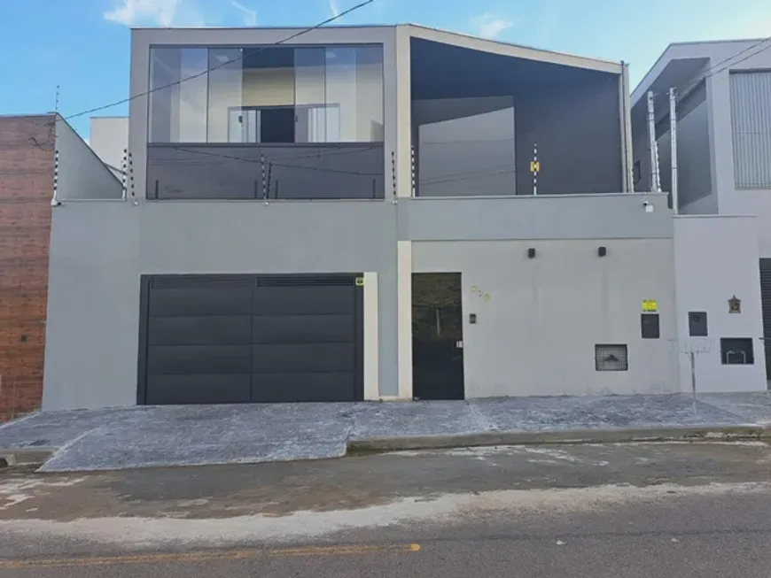 Foto 1 de Casa com 4 Quartos à venda, 150m² em Agronômica, Florianópolis