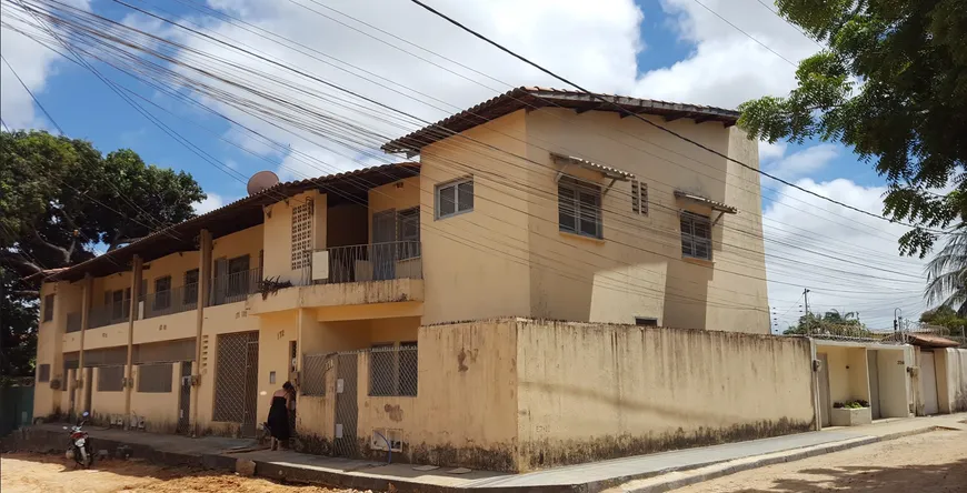 Foto 1 de Prédio Comercial com 2 Quartos à venda, 250m² em Barroso, Fortaleza