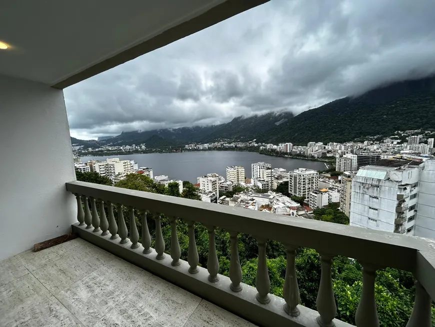 Foto 1 de Apartamento com 3 Quartos à venda, 117m² em Lagoa, Rio de Janeiro
