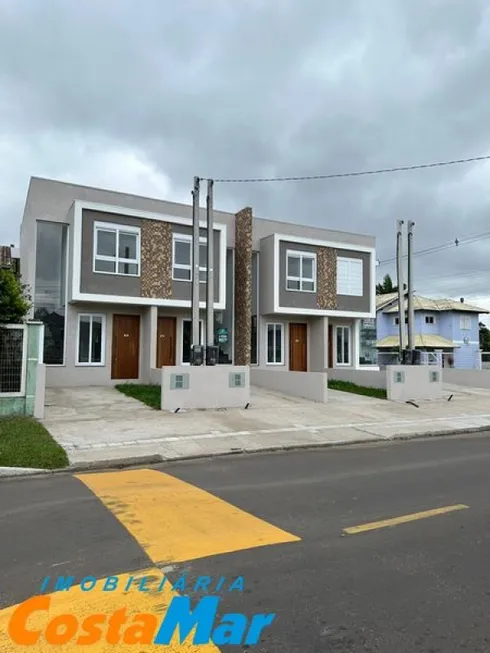 Foto 1 de Sobrado com 3 Quartos à venda, 73m² em , Tramandaí