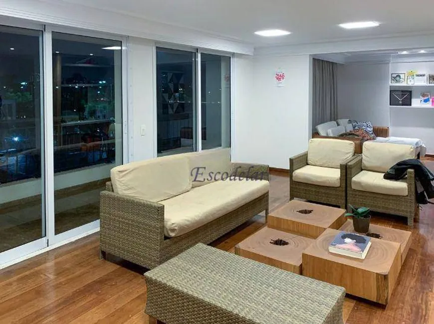 Foto 1 de Apartamento com 3 Quartos à venda, 220m² em Alto de Pinheiros, São Paulo