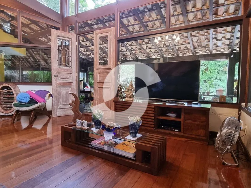 Foto 1 de Casa de Condomínio com 4 Quartos à venda, 251m² em Santo Antônio, Niterói