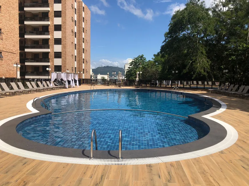 Foto 1 de Apartamento com 4 Quartos à venda, 108m² em Itacorubi, Florianópolis