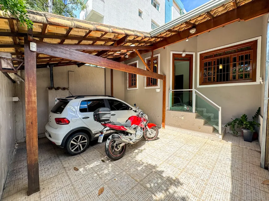 Foto 1 de Casa com 3 Quartos à venda, 104m² em Rio Branco, Belo Horizonte