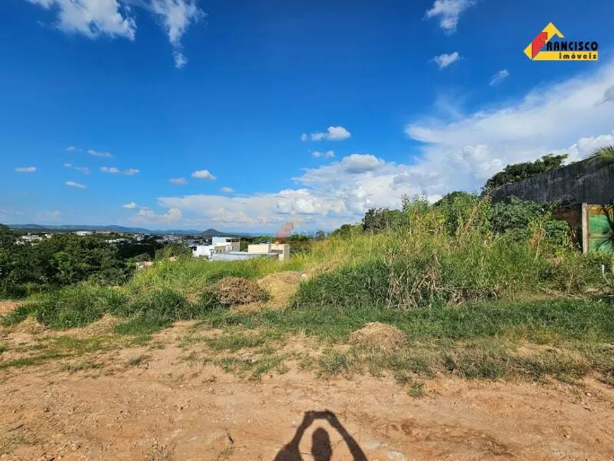 Foto 1 de Lote/Terreno à venda, 300m² em Santa Lúcia, Divinópolis