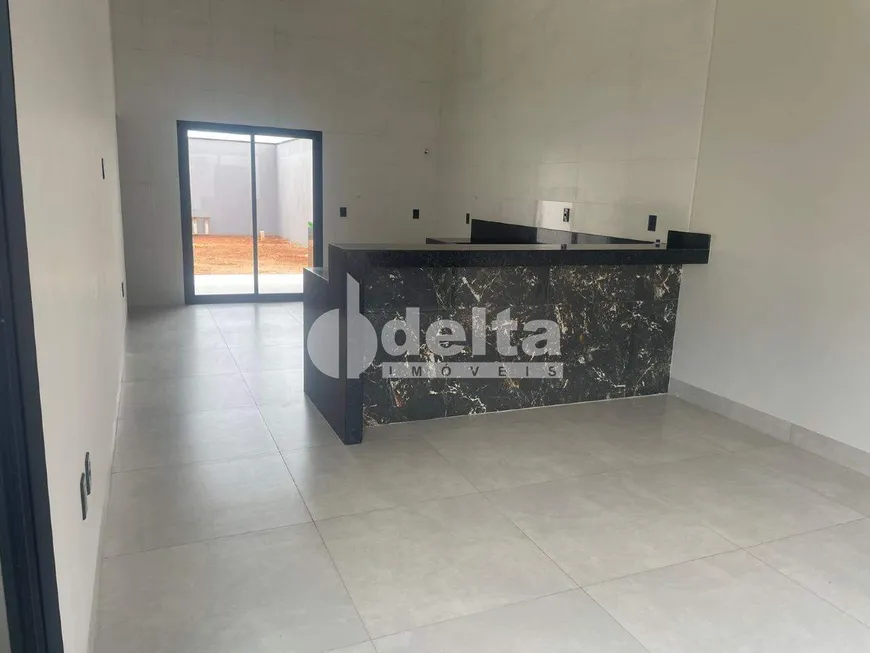 Foto 1 de Casa com 3 Quartos à venda, 150m² em Loteamento Portal do Vale II, Uberlândia