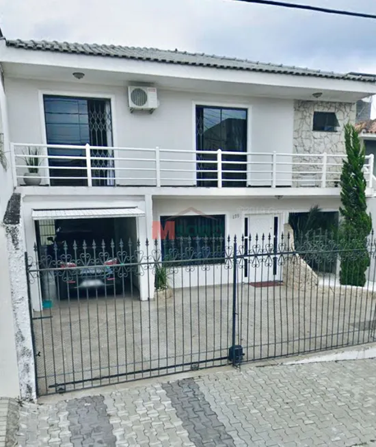 Foto 1 de Casa com 5 Quartos para alugar, 250m² em Órfãs, Ponta Grossa