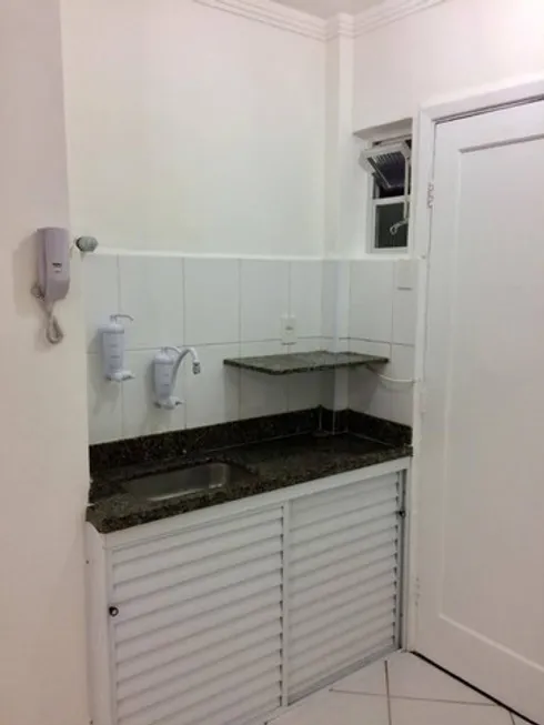 Foto 1 de Kitnet com 1 Quarto à venda, 25m² em Boqueirão, Santos