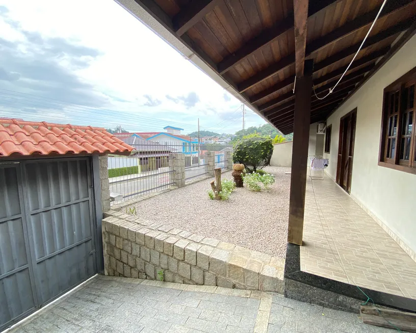 Foto 1 de Casa com 4 Quartos à venda, 180m² em Planalto, Brusque