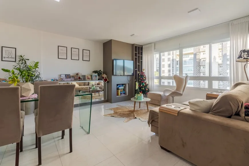 Foto 1 de Apartamento com 3 Quartos à venda, 102m² em Central Parque, Porto Alegre