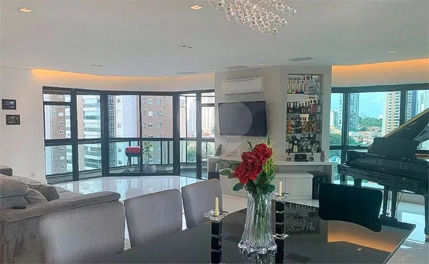 Foto 1 de Apartamento com 3 Quartos para alugar, 215m² em Jardim Anália Franco, São Paulo