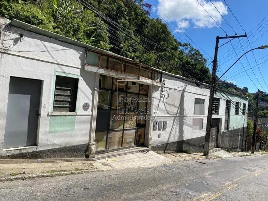 Foto 1 de Galpão/Depósito/Armazém à venda, 580m² em Quissama, Petrópolis