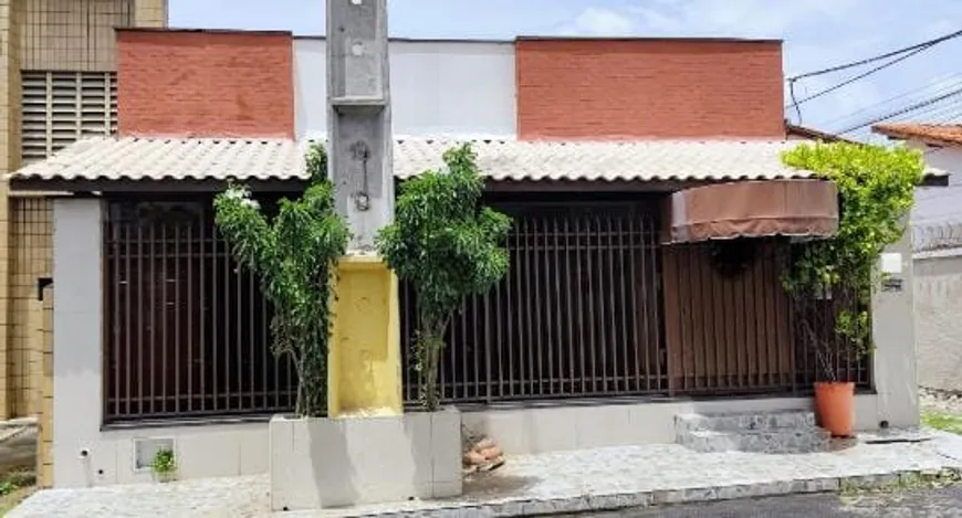 Foto 1 de Casa com 4 Quartos à venda, 250m² em Damas, Fortaleza