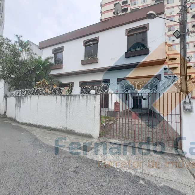 Foto 1 de Casa com 7 Quartos para venda ou aluguel, 282m² em Santa Rosa, Niterói