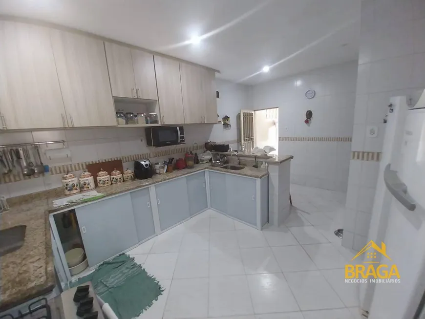 Foto 1 de Casa com 2 Quartos à venda, 250m² em Vista Alegre, Rio de Janeiro