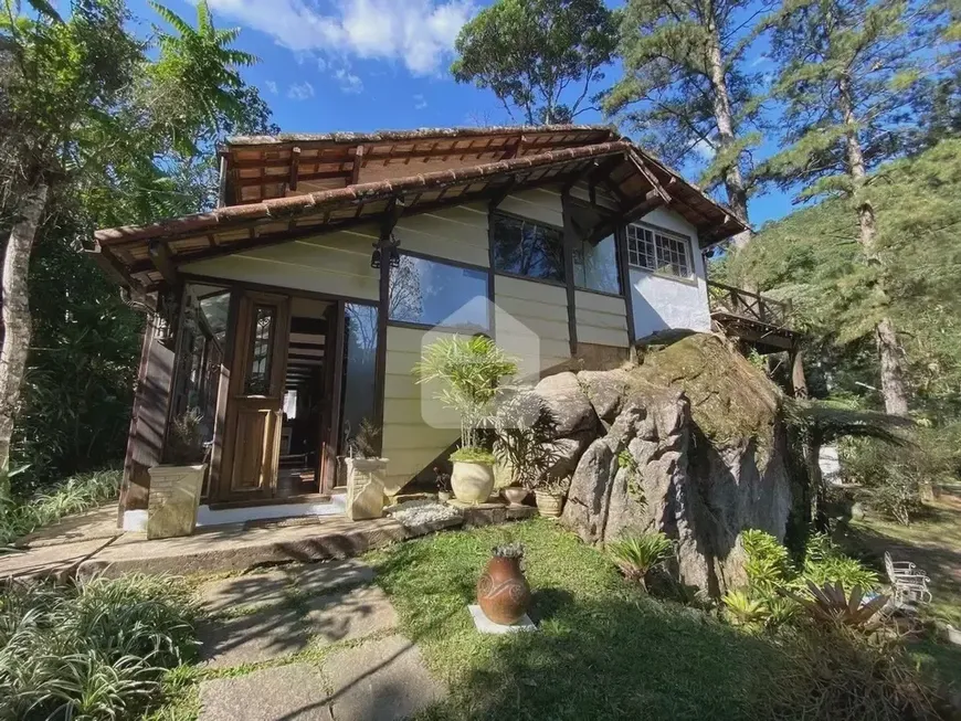 Foto 1 de Casa com 3 Quartos à venda, 149m² em Duarte Silveira, Petrópolis