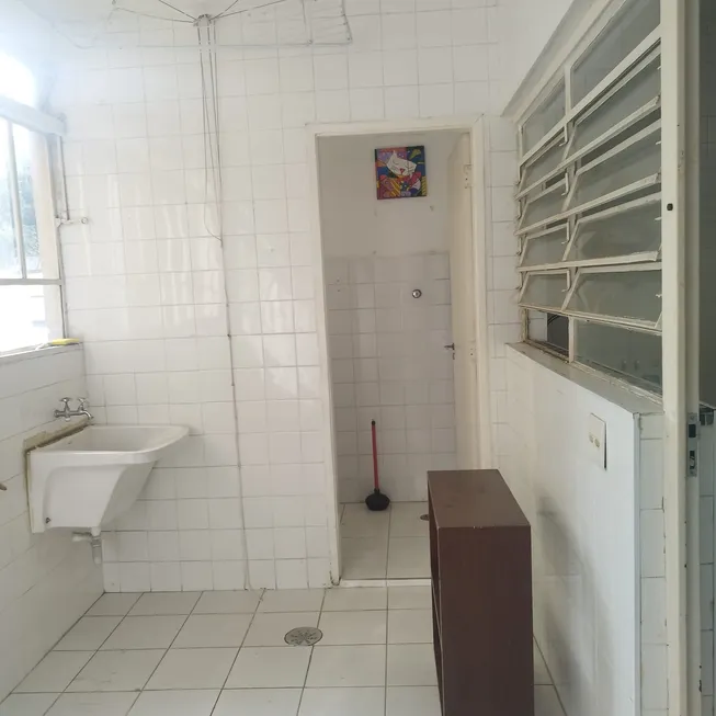 Foto 1 de Apartamento com 2 Quartos para alugar, 130m² em Cerqueira César, São Paulo