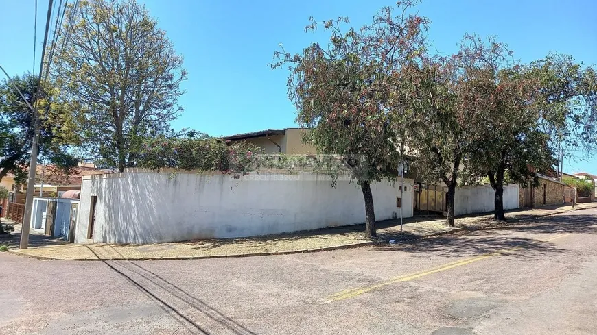 Foto 1 de Casa com 4 Quartos à venda, 221m² em Jardim Santo Antônio, Valinhos