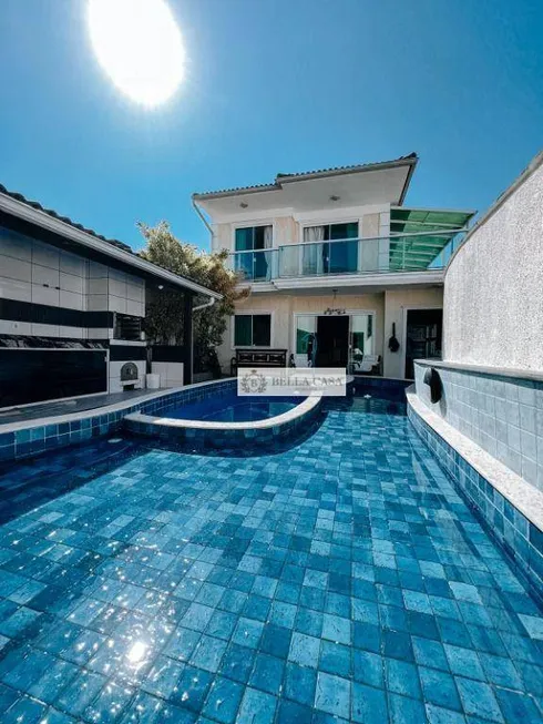Foto 1 de Casa com 5 Quartos à venda, 200m² em Portinho, Cabo Frio