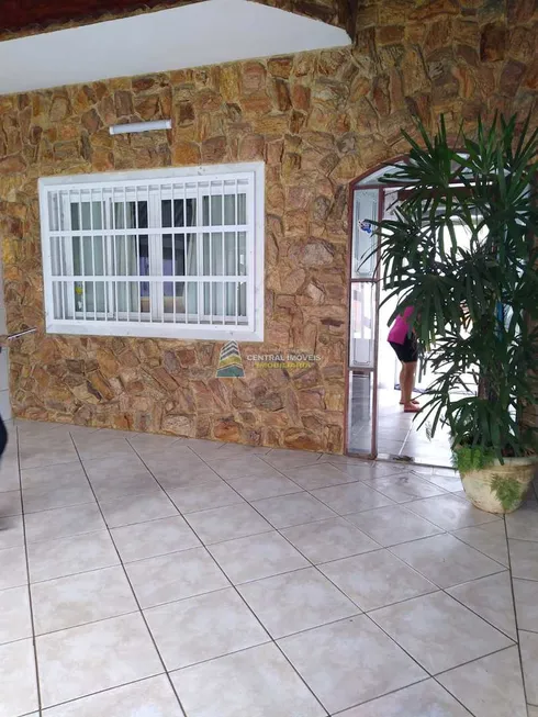 Foto 1 de Sobrado com 3 Quartos à venda, 130m² em Vila Guilhermina, Praia Grande
